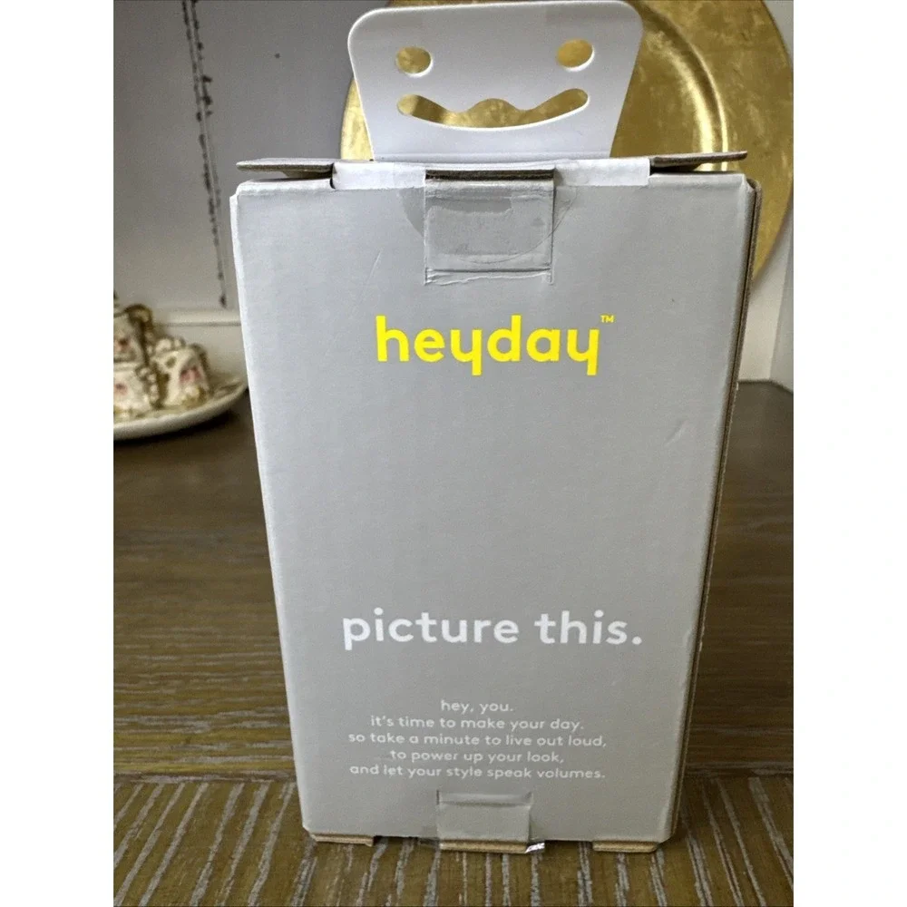 Heyday Single-Use 35mm Film Camera Green Built-In Flash 27 Exposures New